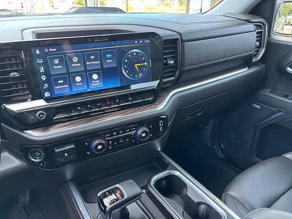Chevrolet Silverado 1500 3 of 12