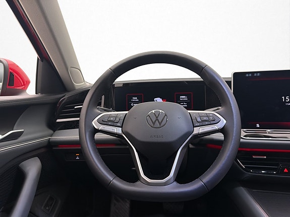 Volkswagen Passat 13 of 30