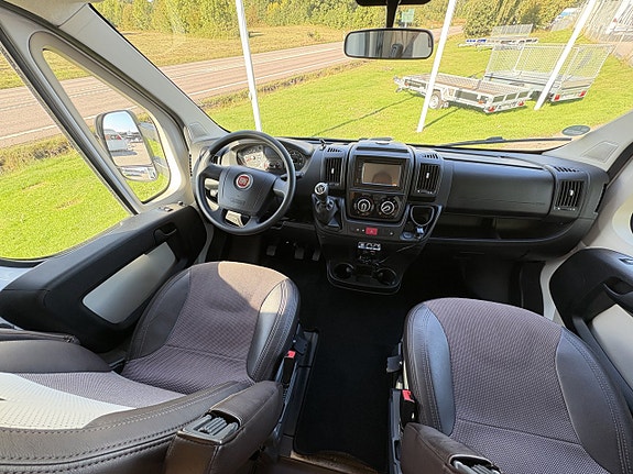 Sunlight T 67 (kamrem+service -26, taksäng, 3500kg) 19 of 19