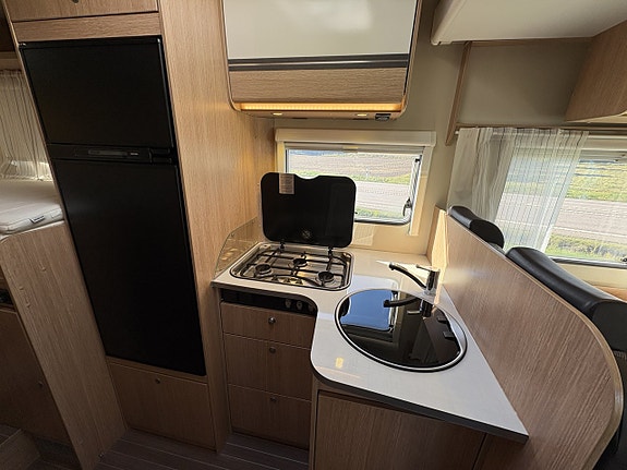 Sunlight T 67 (kamrem+service -26, taksäng, 3500kg) 14 of 19