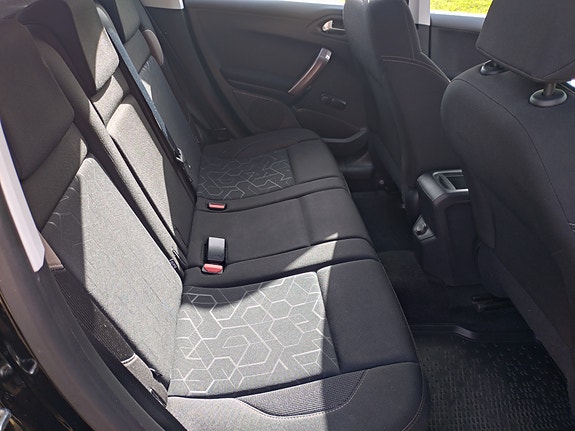Peugeot 2008 6 of 9
