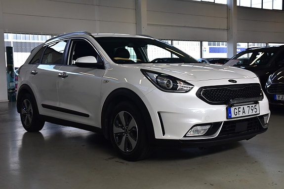 Kia Niro 2 of 15