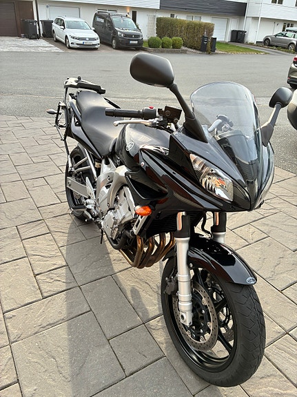 Yamaha FZ6-S 2 of 13