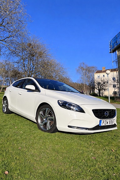 Volvo V40 4 of 5