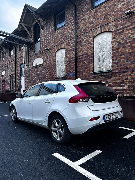 Volvo V40 5 of 5