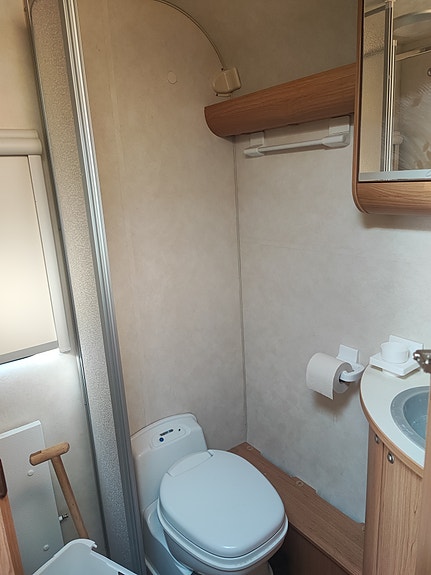 Adria Adora 563 PT - Barnkammarvagn 7 of 9