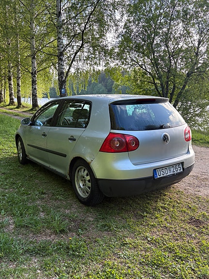Volkswagen Golf V 4 of 10