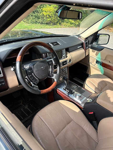 Land Rover Range Rover 9 of 17