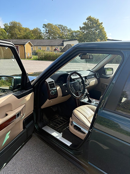 Land Rover Range Rover 11 of 17