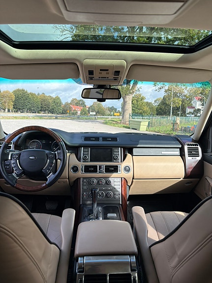 Land Rover Range Rover 10 of 17