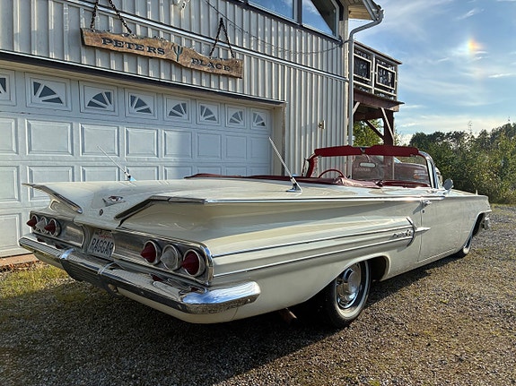 Chevrolet Impala 10 of 23