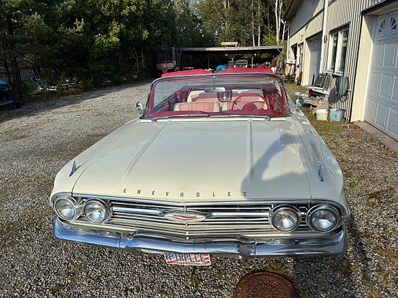 Chevrolet Impala 8 of 23