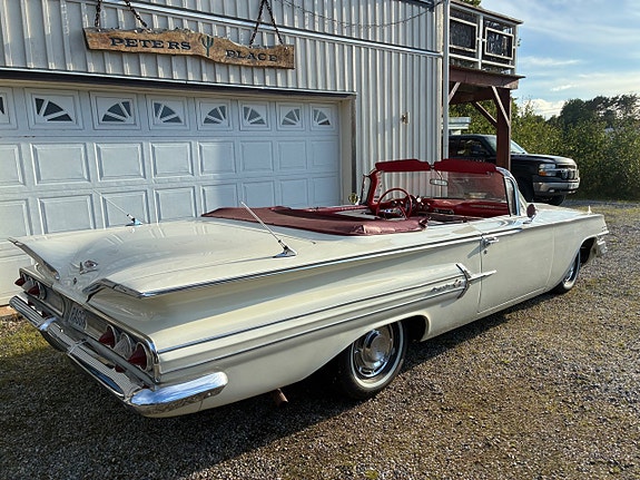 Chevrolet Impala 9 of 23