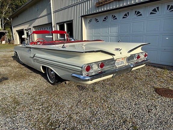 Chevrolet Impala 3 of 23