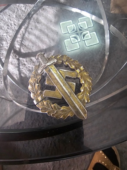 Product image 1 of 2