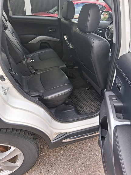 Mitsubishi Outlander 5 of 7