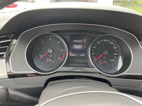 Volkswagen Passat 6 of 6