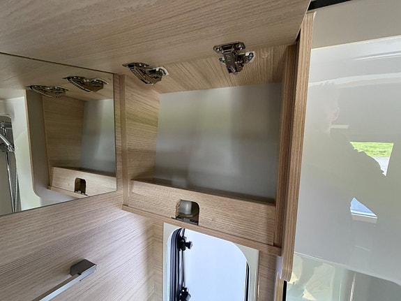 Chausson *5.99m*9-växlad automat*Dieselvärme*Solceller*Stor kyl*Dragkrok* 14 of 27
