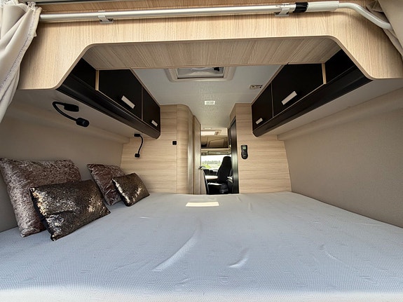 Chausson *5.99m*9-växlad automat*Dieselvärme*Solceller*Stor kyl*Dragkrok* 9 of 27