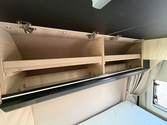 Chausson *5.99m*9-växlad automat*Dieselvärme*Solceller*Stor kyl*Dragkrok* 16 of 27