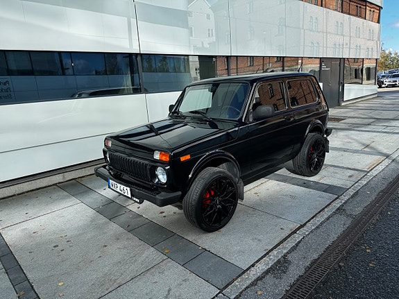 Lada Niva 2 of 21