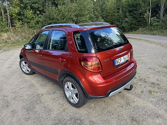 Suzuki SX4 2 of 2