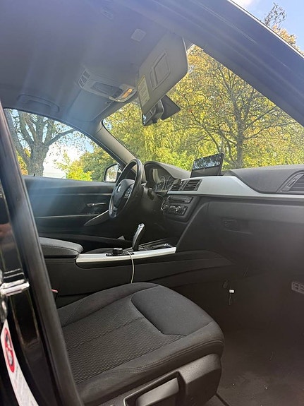 BMW 320d 9 of 12
