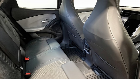 Ford Explorer 5 of 12
