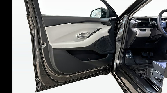 Ford Explorer 11 of 12