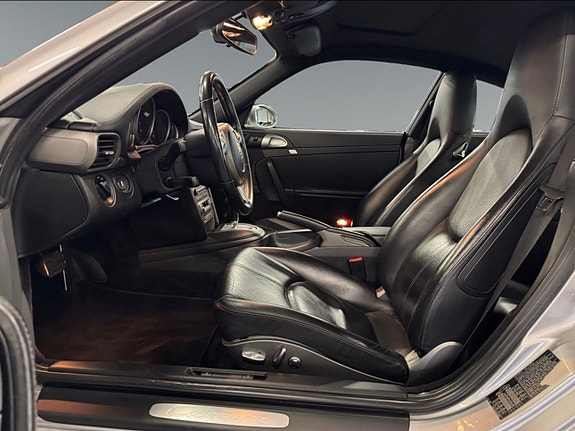 Porsche 911 Carrera 5 of 8