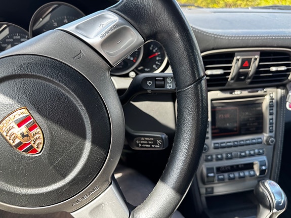 Porsche 911 Carrera 7 of 8