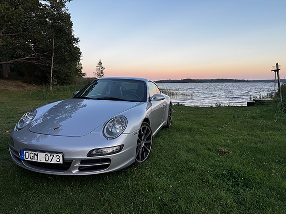 Porsche 911 Carrera 2 of 8