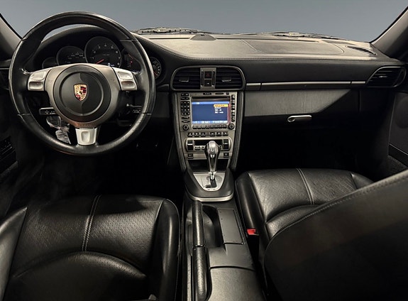 Porsche 911 Carrera 6 of 8