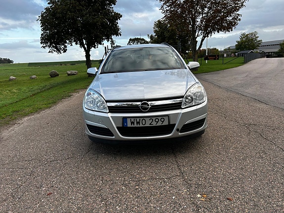Opel Astra 2 of 8