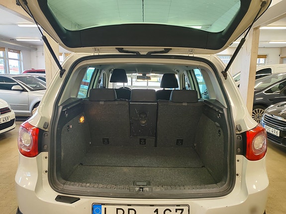 Volkswagen Tiguan 8 of 18