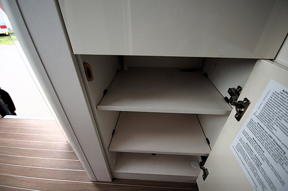 Etrusco *5.99m*8-växlad automat*Solceller*2xLithiumbatteri*Vinterpaket 9 of 23