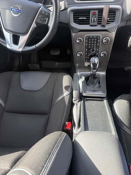 Volvo V40 8 of 11