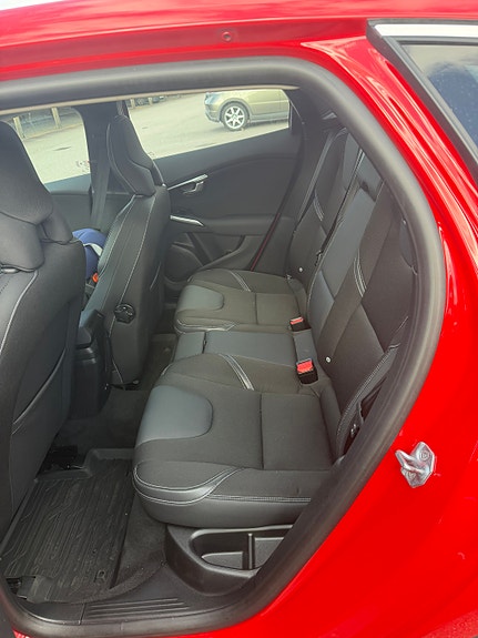 Volvo V40 5 of 11