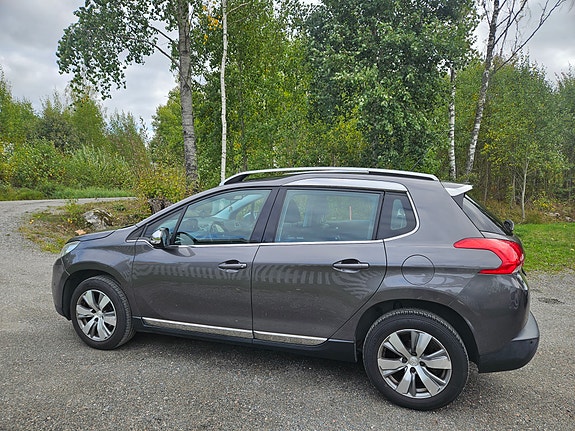 Peugeot 2008 2 of 11