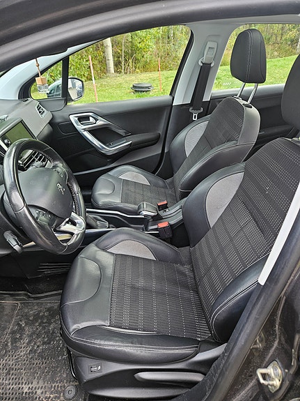 Peugeot 2008 7 of 11