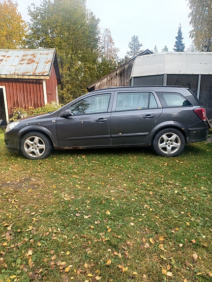 Opel Astra 4 of 8