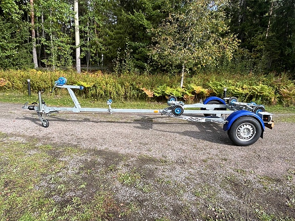 Bella 601HT med bromsat 85 släp. 6 of 7
