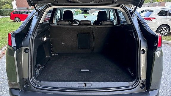 Peugeot 3008 2 of 8
