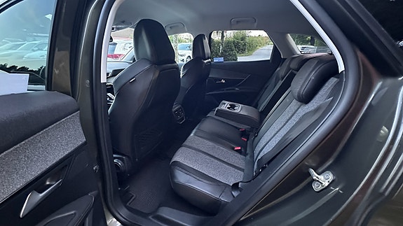 Peugeot 3008 3 of 8