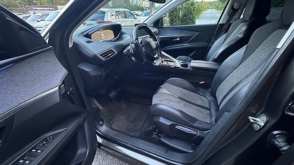 Peugeot 3008 4 of 8