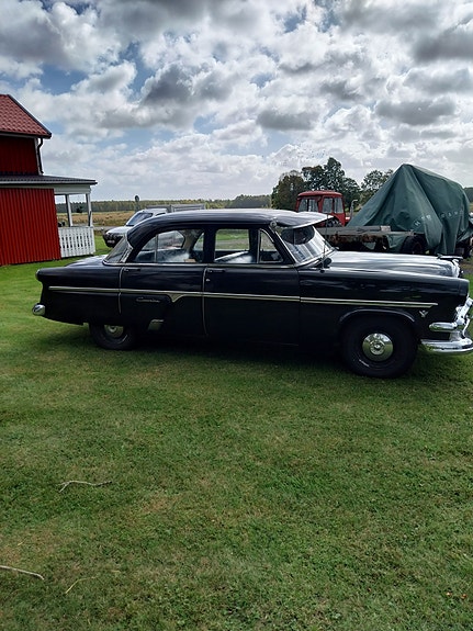 Ford Custom Line 2 of 6