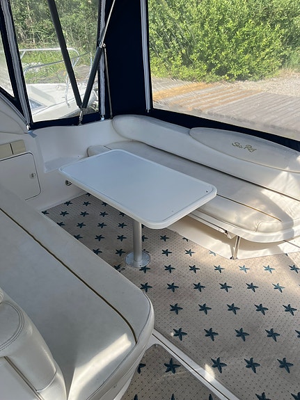 Sea Ray Sundancer 340 11 of 12