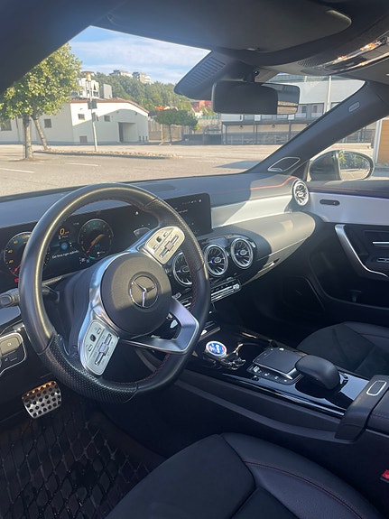 Mercedes-Benz CLA250 e 9 of 17
