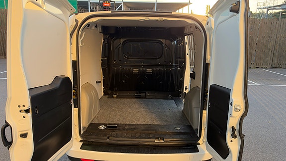 Opel Combo 9 of 14