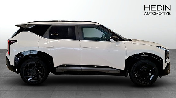 Kia Seltos 3 of 12
